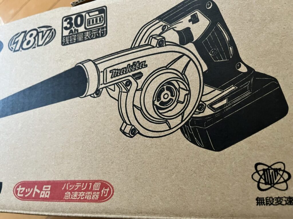 マキタ 充電式ブロアー（UB185DRF）の外箱