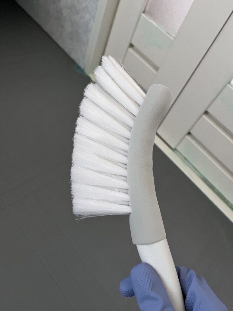 アズマ工業浴室ソフトブラシを5ヶ月使用した状態の写真